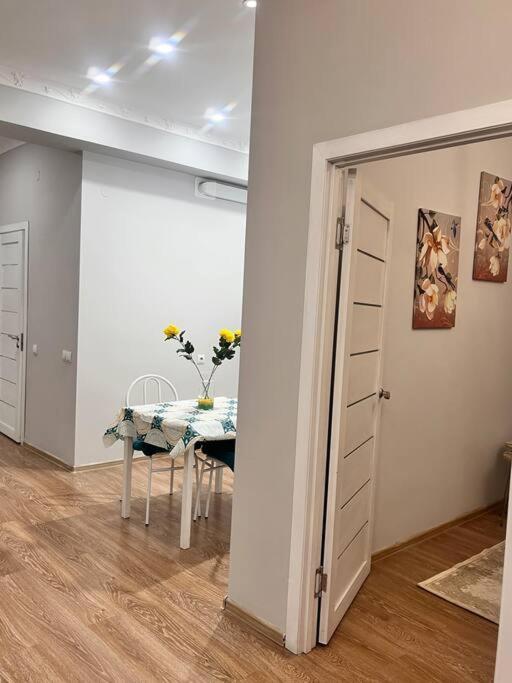 Apartament 2-Х Комнатная В Золотом Квадрате Ałma Ata Zewnętrze zdjęcie