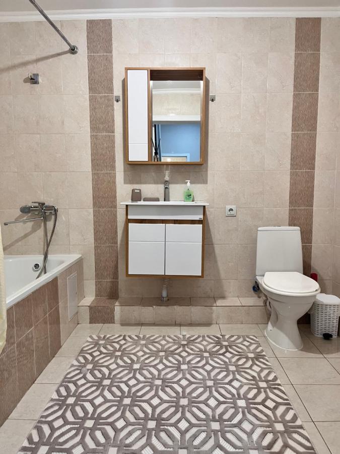 Apartament 2-Х Комнатная В Золотом Квадрате Ałma Ata Zewnętrze zdjęcie